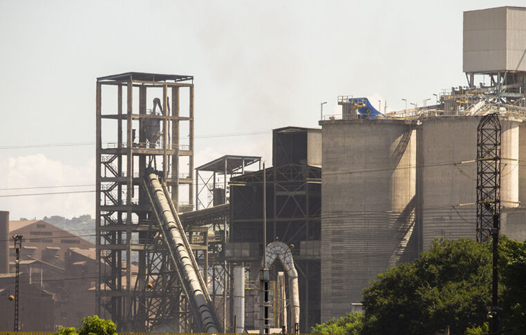 IBGE: Produção industrial de Minas Gerais aumenta 0,1% em maio de 2022