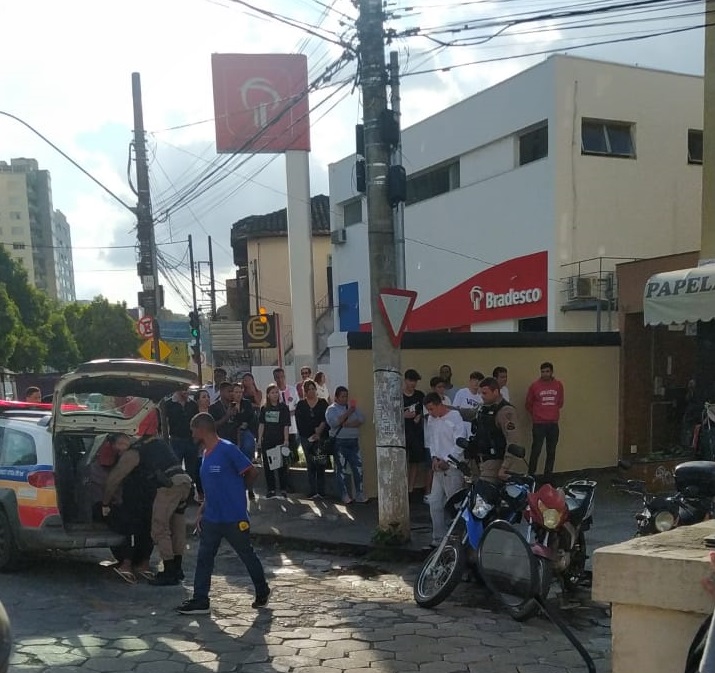 Viçosa: dois presos durante tentativa de roubo a imobiliária no centro