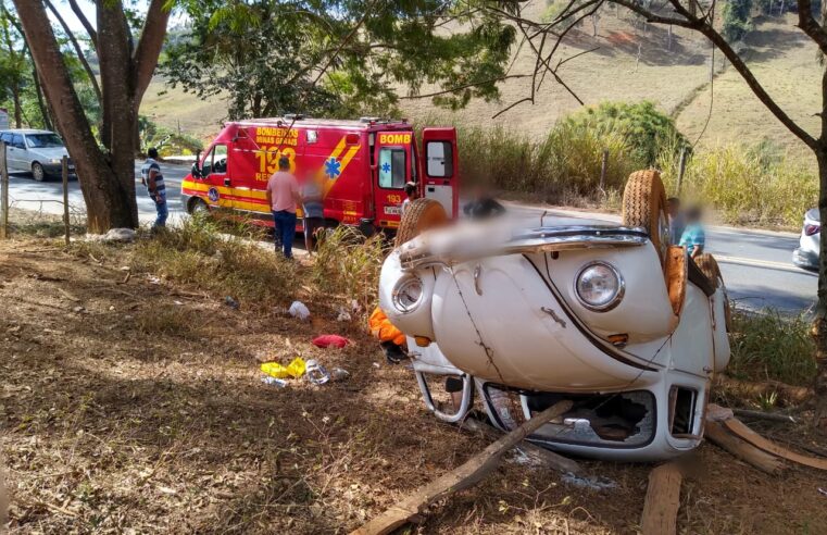 Capotamento na BR 120 entre Viçosa e Teixeiras deixa homem ferido