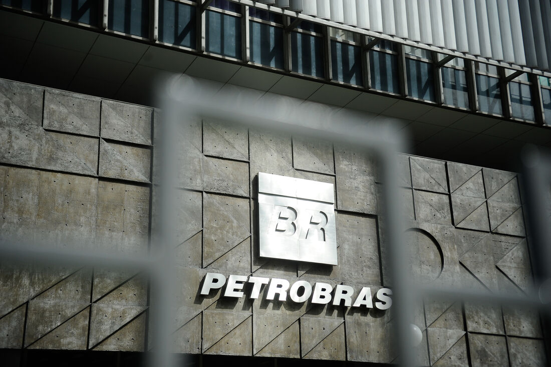 Petrobras diminui preço da gasolina para as distribuidoras mais uma vez