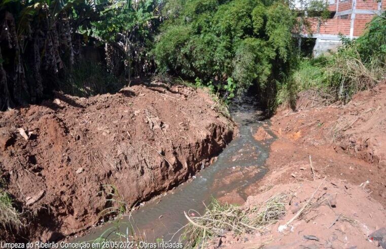 Prefeitura de Viçosa continua dragagem no Córrego da Conceição