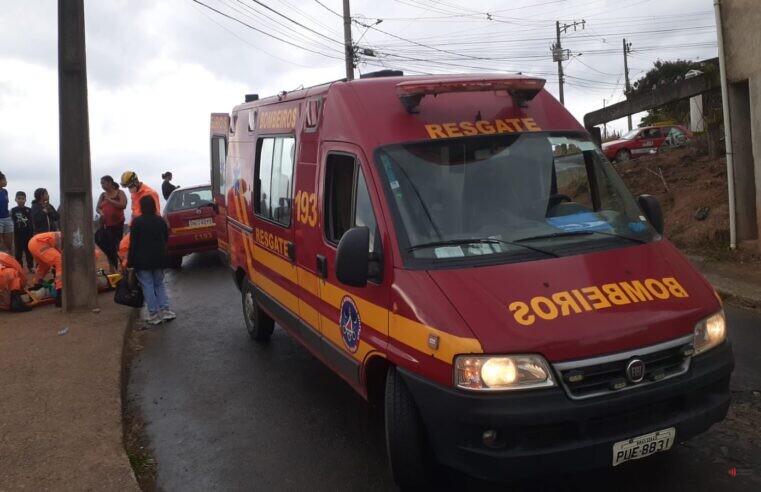 Homem cai de moto e é levado ao hospital com suspeita de fratura