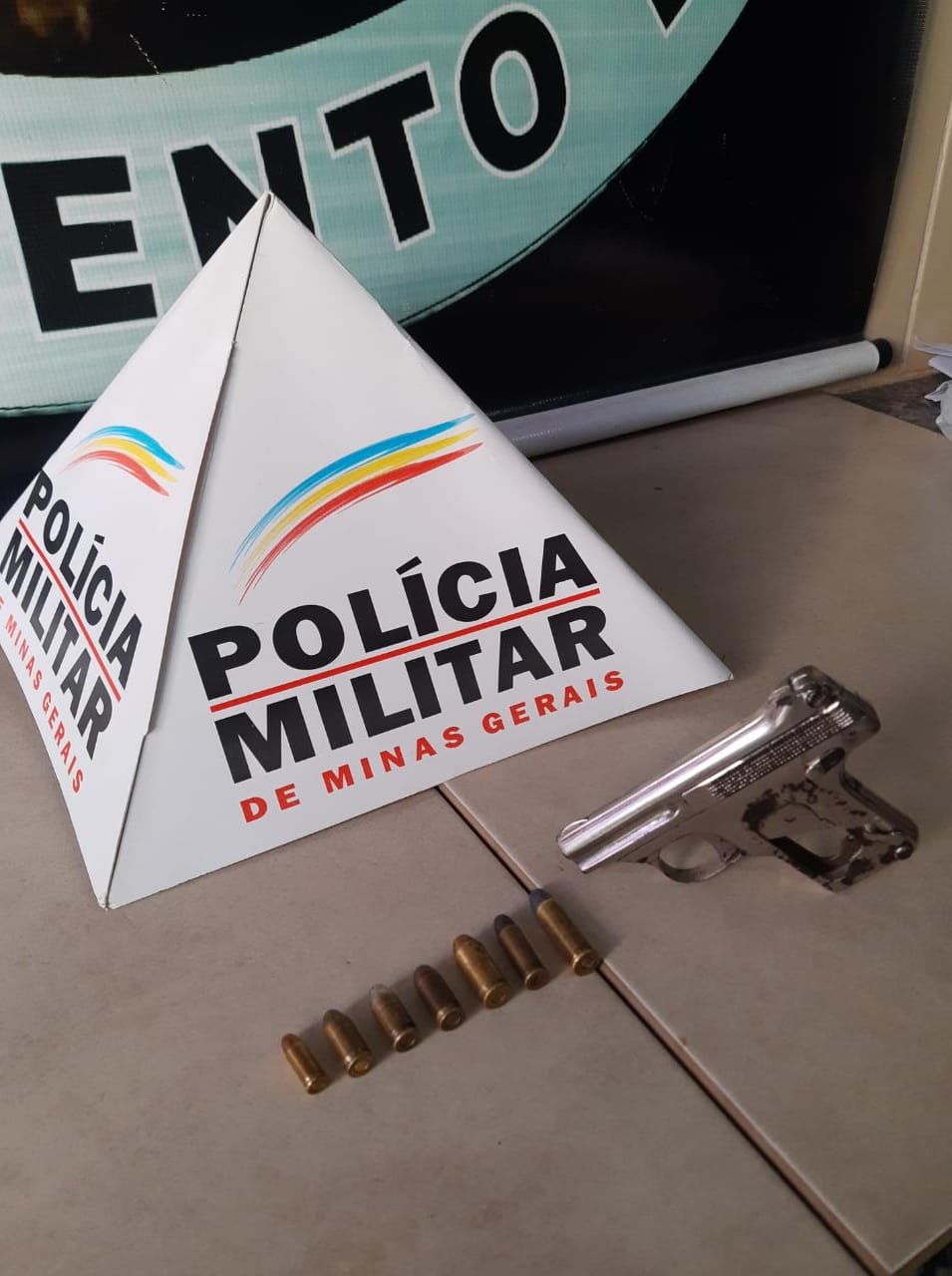 Arma de fogo e munições são apreendidas no bairro Maria Eugênia, em Viçosa