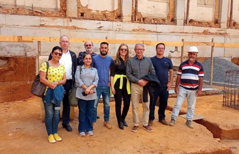 Equipe técnica faz visita à obras no antigo Hotel Rubim, em Viçosa