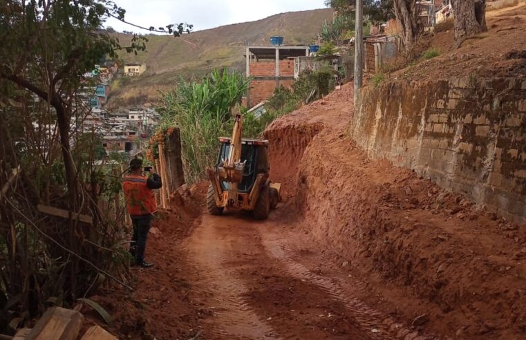 Viçosa: Defesa Civil inicia obras para reestabelecimento do fluxo da Rua Alice Moreira Pinheiro