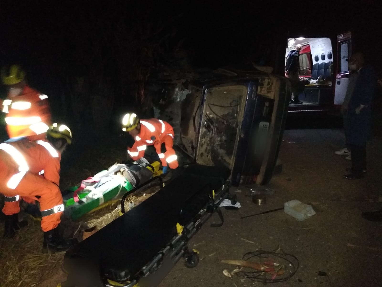 Grave acidente entre Viçosa e São Miguel do Anta deixa pessoas feridas