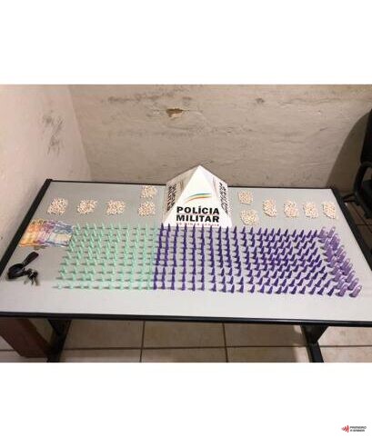 PM de Ervália apreende 321 pinos de cocaína e 560 pedras de crack que saíram de Viçosa