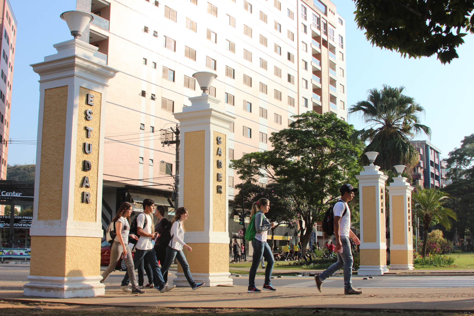 UFV: estudantes do ensino médio participam de Mostra Universitária
