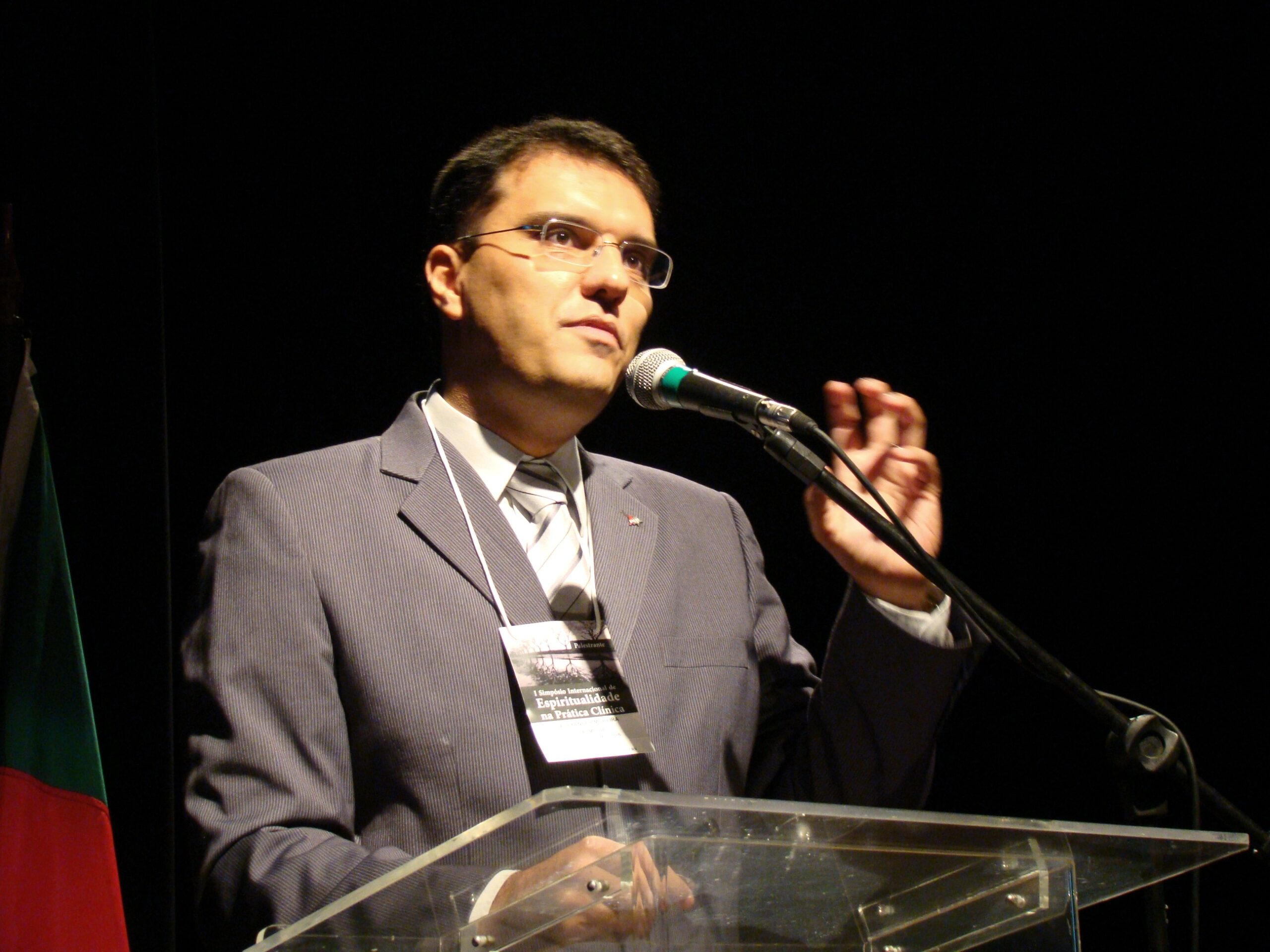 UFV: palestra do psiquiatra Alexander de Almeida abre Semana Temática de Saúde Mental