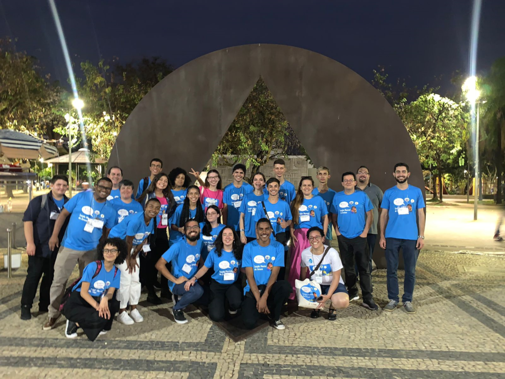 A etapa estadual aconteceu entre os dias 21 e 23 deste mês, em BH. O Parlamento Jovem de Viçosa estava representado por duas alunas.