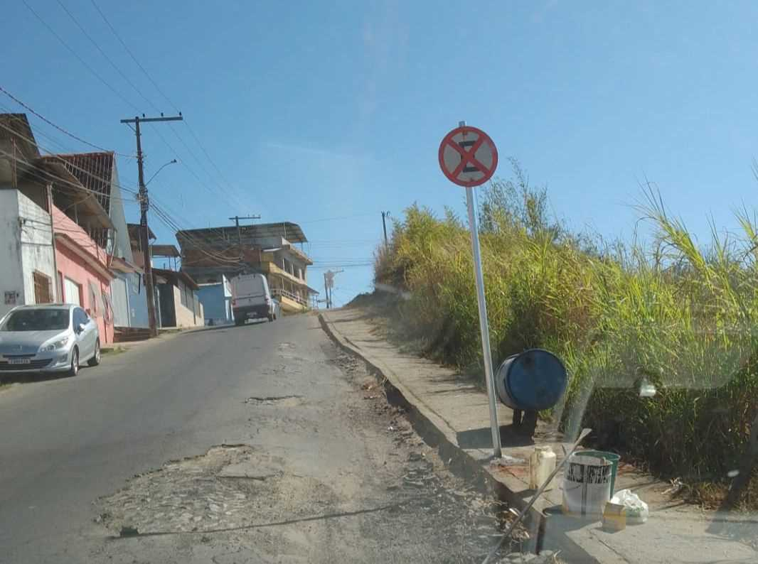 Prefeitura de Viçosa proíbe o estacionamento em parte da Avenida JK