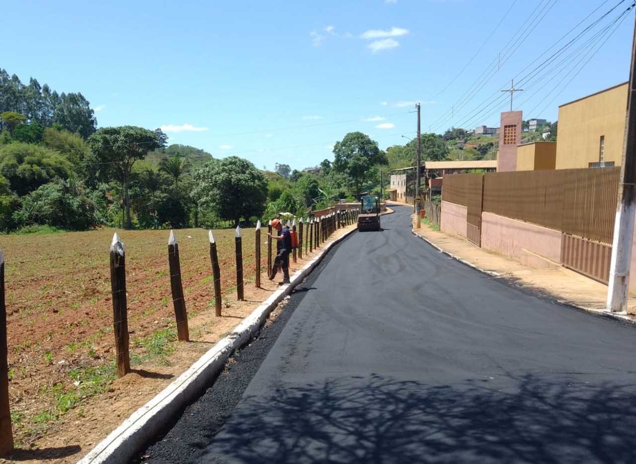 Prefeitura conclui asfaltamento da rua José Teotônio Pacheco, nas Posses