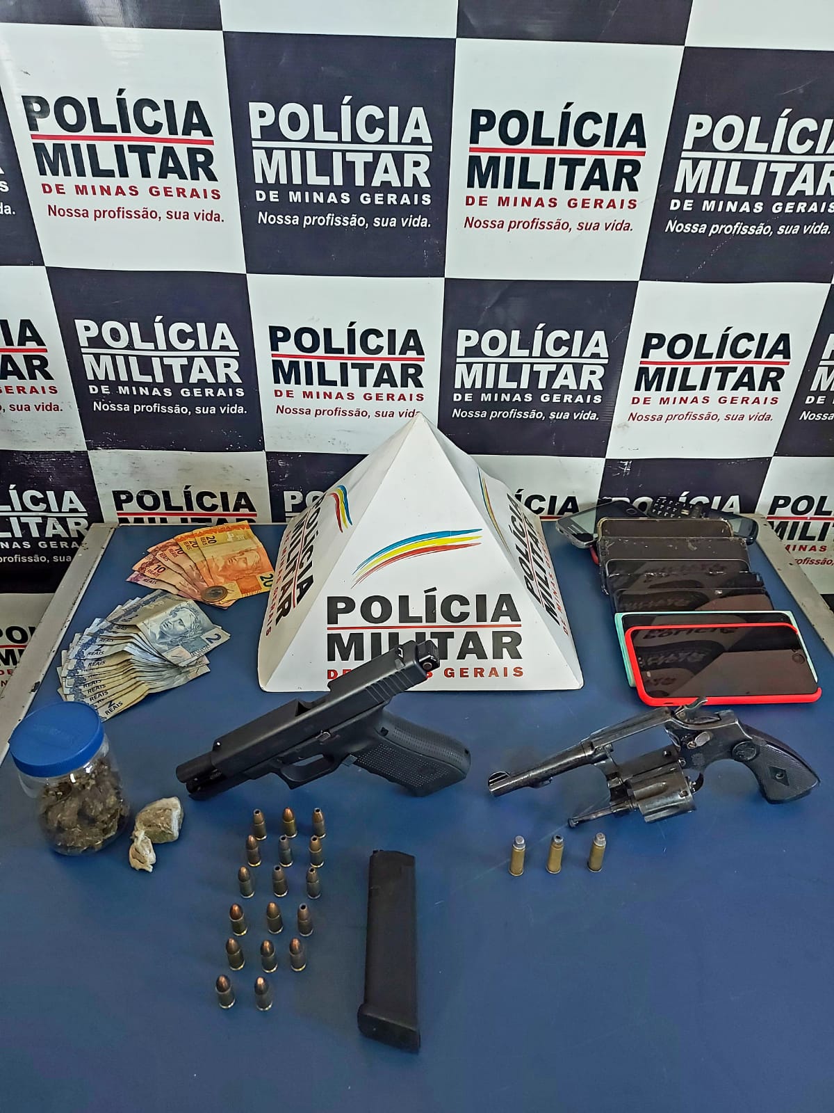 Ponte Nova: Troca de tiros termina com 4 presos e 2 menores apreendidos