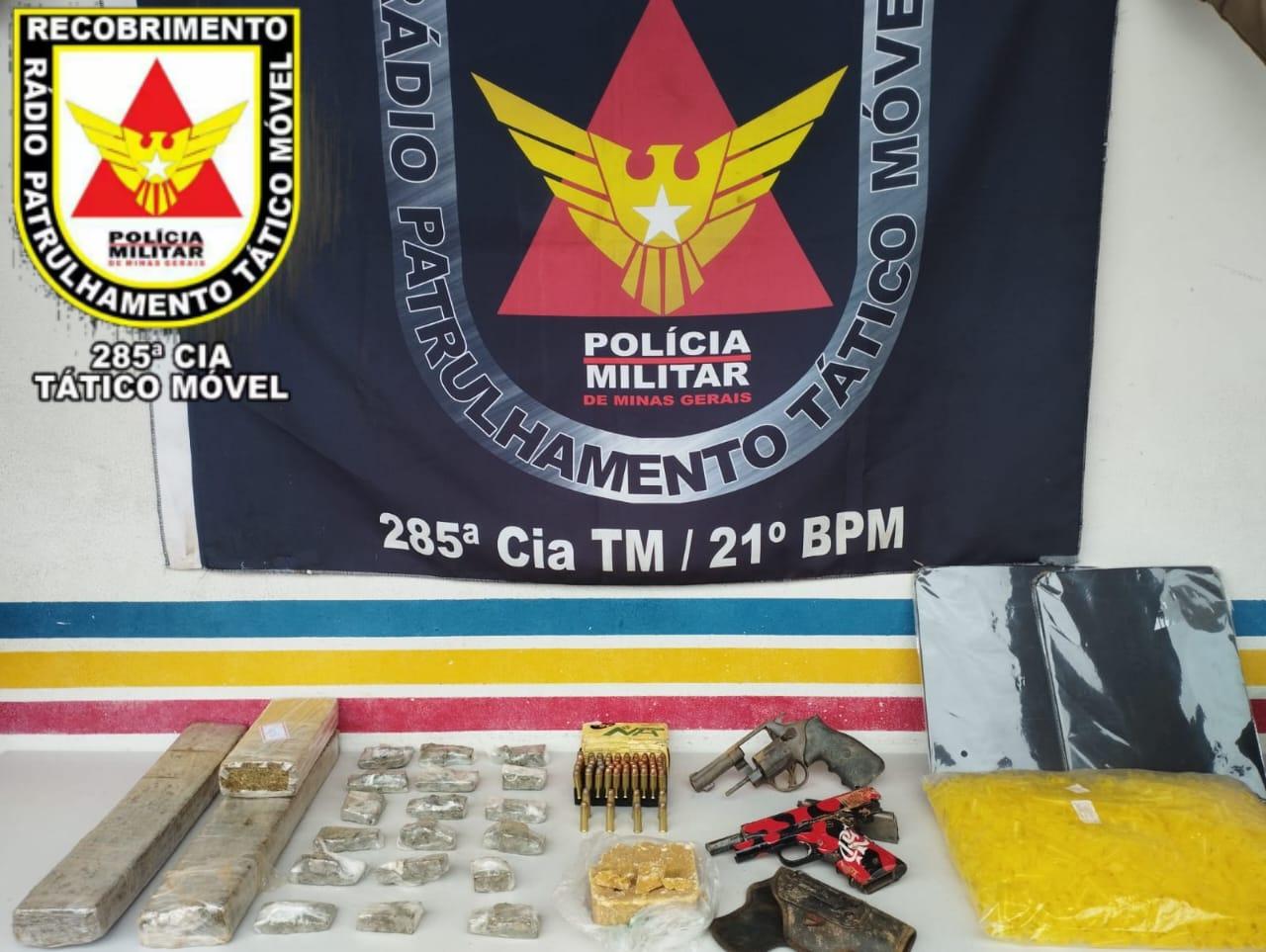 Drogas e arma de fogo são apreendidas em Ubá