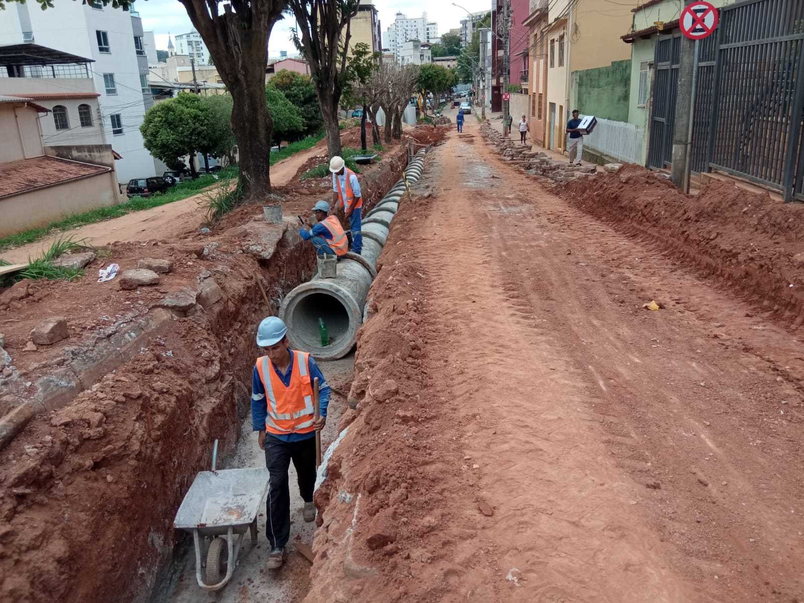 Interdição total na rua Marli Azevedo em nova etapa da obra