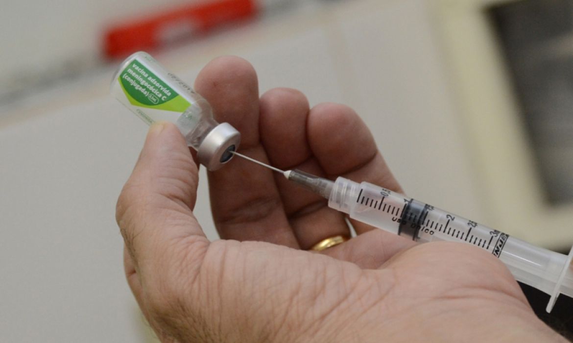 UFV: vacinação contra meningite C acontece no campus Viçosa nesta quinta e sexta-feira