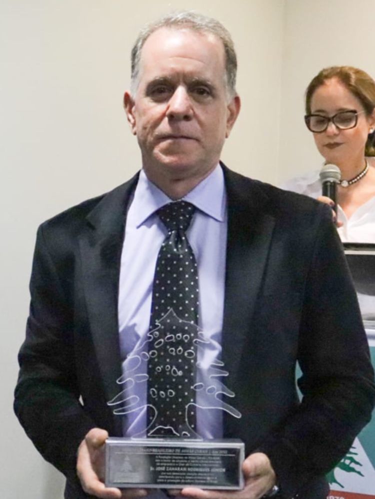 José Zaharam recebe o Mérito Líbano-Brasileiro 2022
