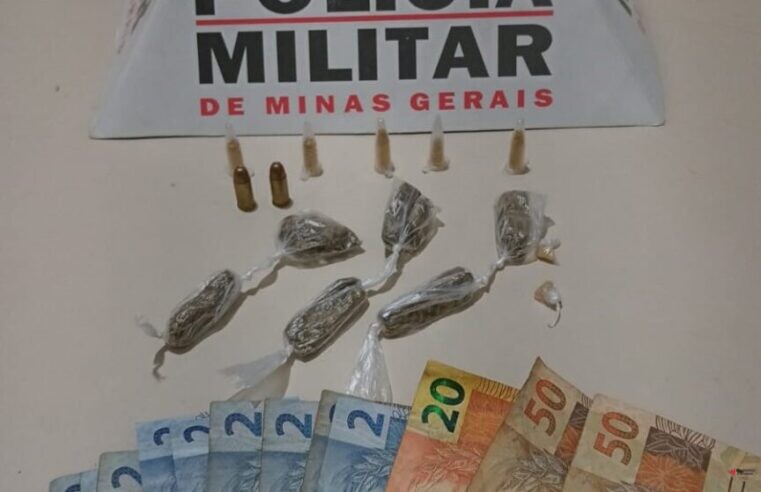Polícia Militar apreende drogas após fuga de suspeito, em Rodeiro
