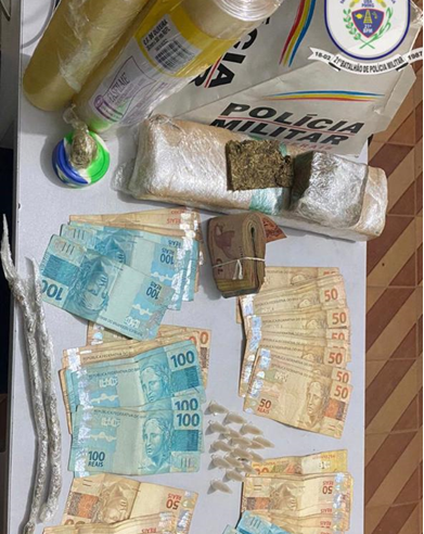 Casal é preso por tráfico de drogas; homem quebrou tornozelos em fuga