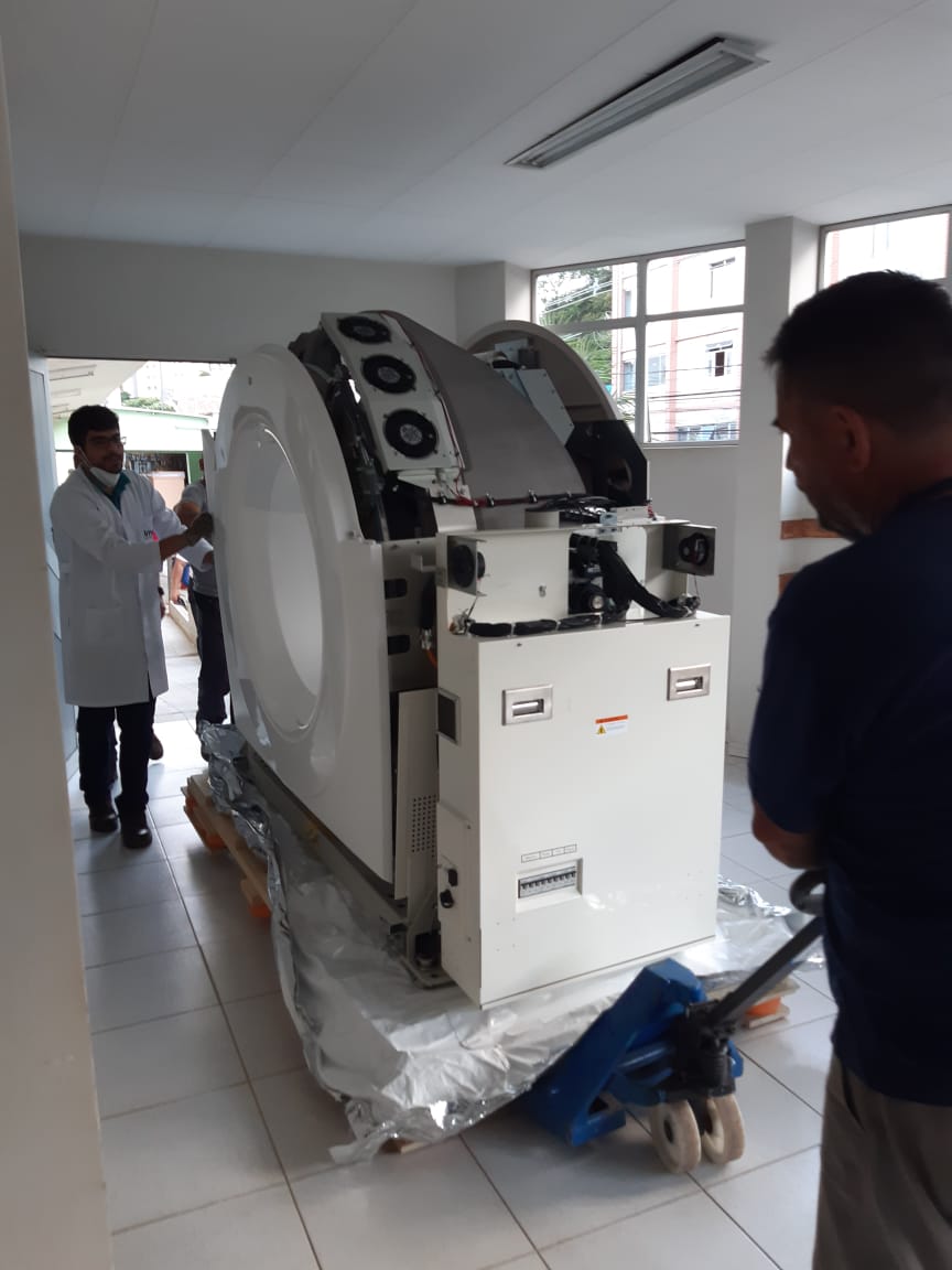 Hospital São Sebastião recebe novo aparelho de tomografia