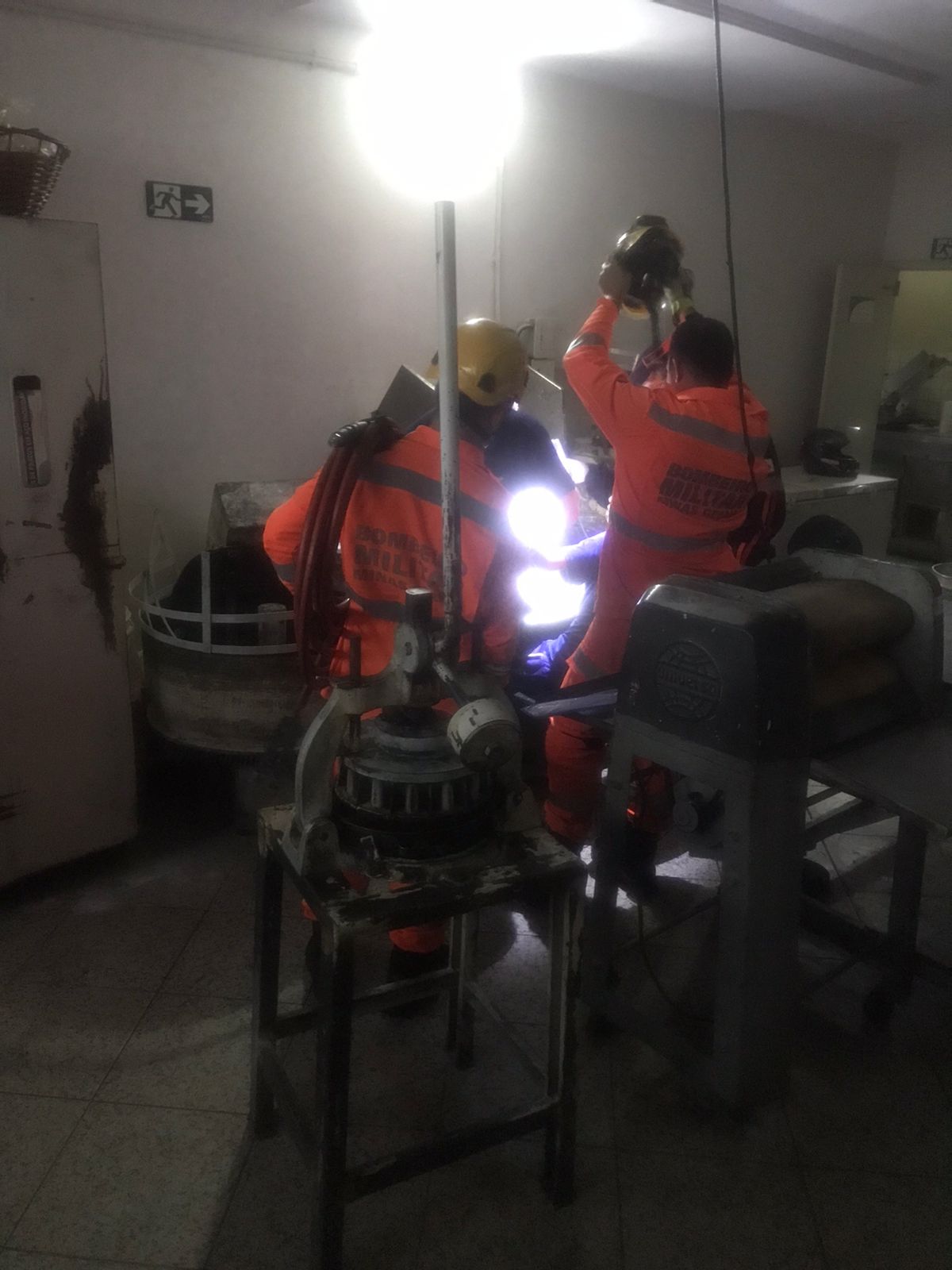 Viçosa: jovem fica com a mão presa em máquina de modelar pão