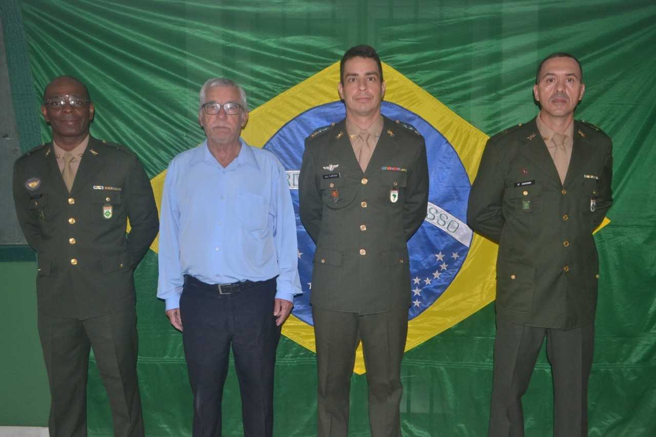 Prefeito participa de passagem de comando no Tiro de Guerra de Viçosa