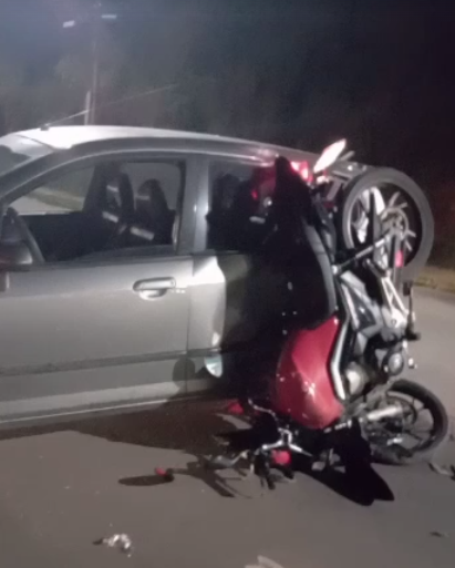 Acidente na Maria de Paula Santana deixa motociclista ferido