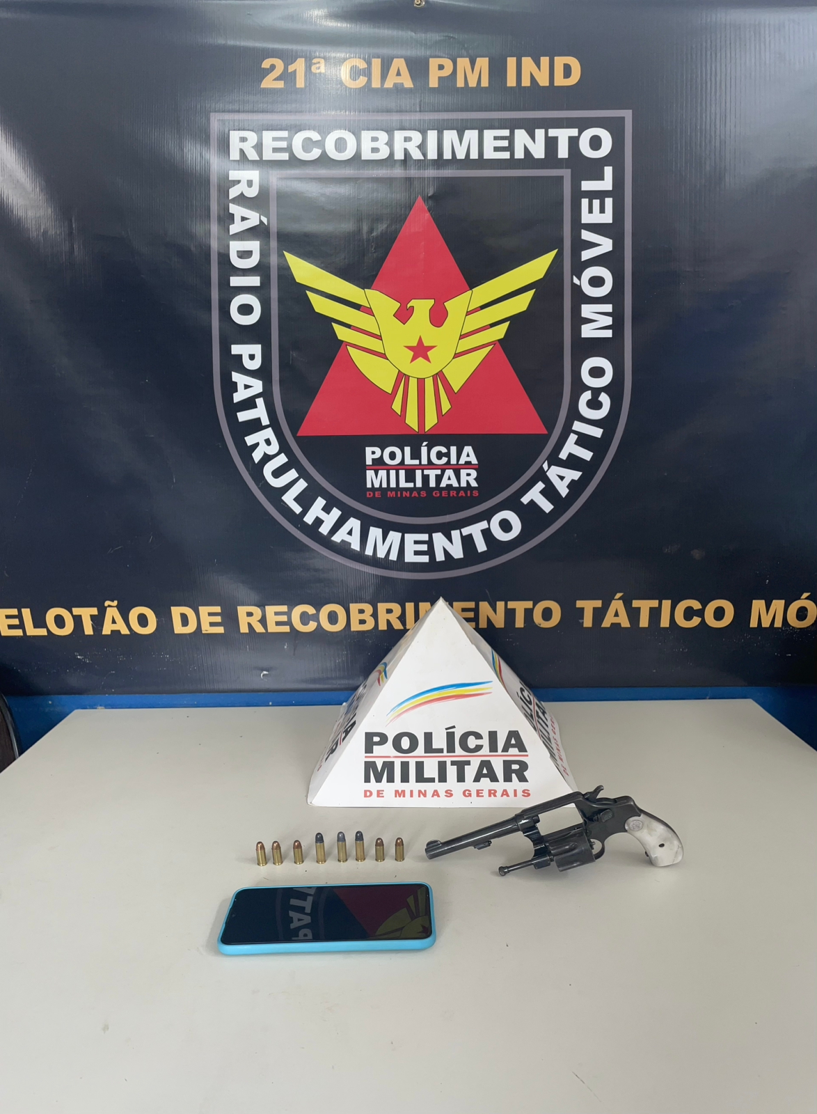 Adolescente de 15 anos é apreendido com arma e munições, em Ponte Nova