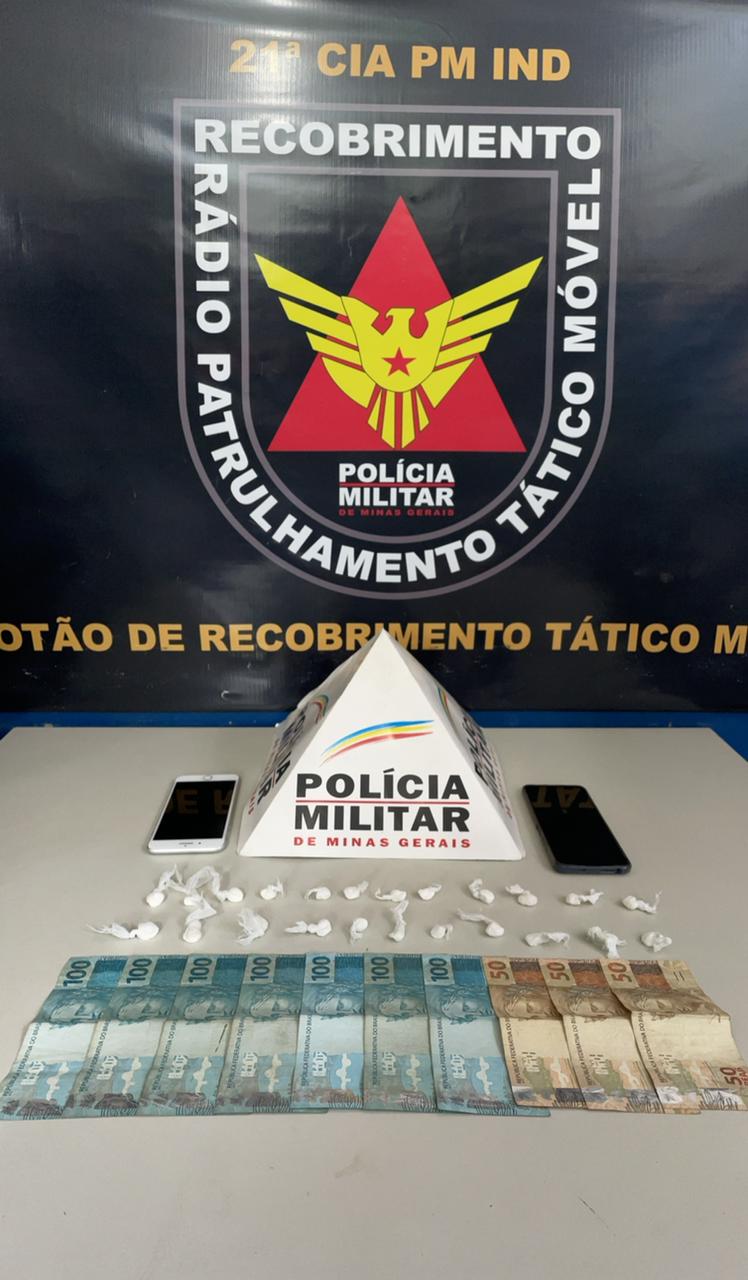 Região: PM prende homem com drogas a apreende namorada de 16 anos