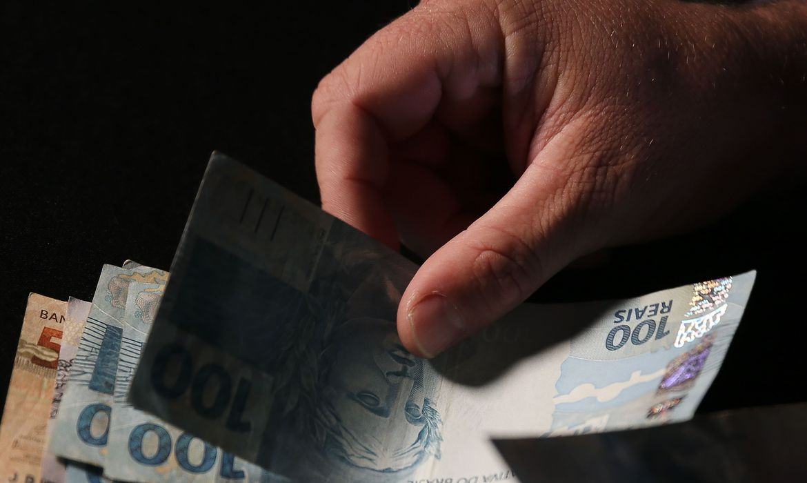 Beneficiários com NIS de final 8 recebem hoje Auxílio Brasil