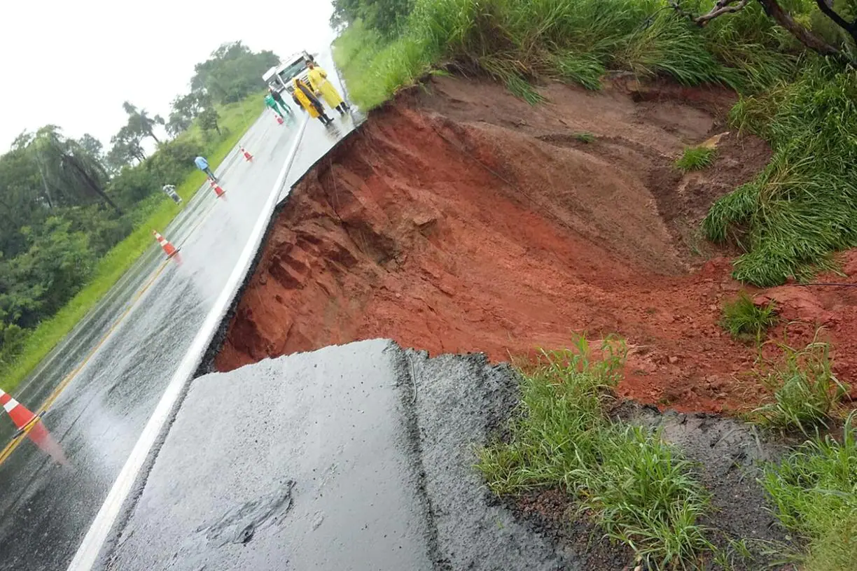 Rodovias em MG têm 6 pontos interditados pelas chuvas; saiba quais