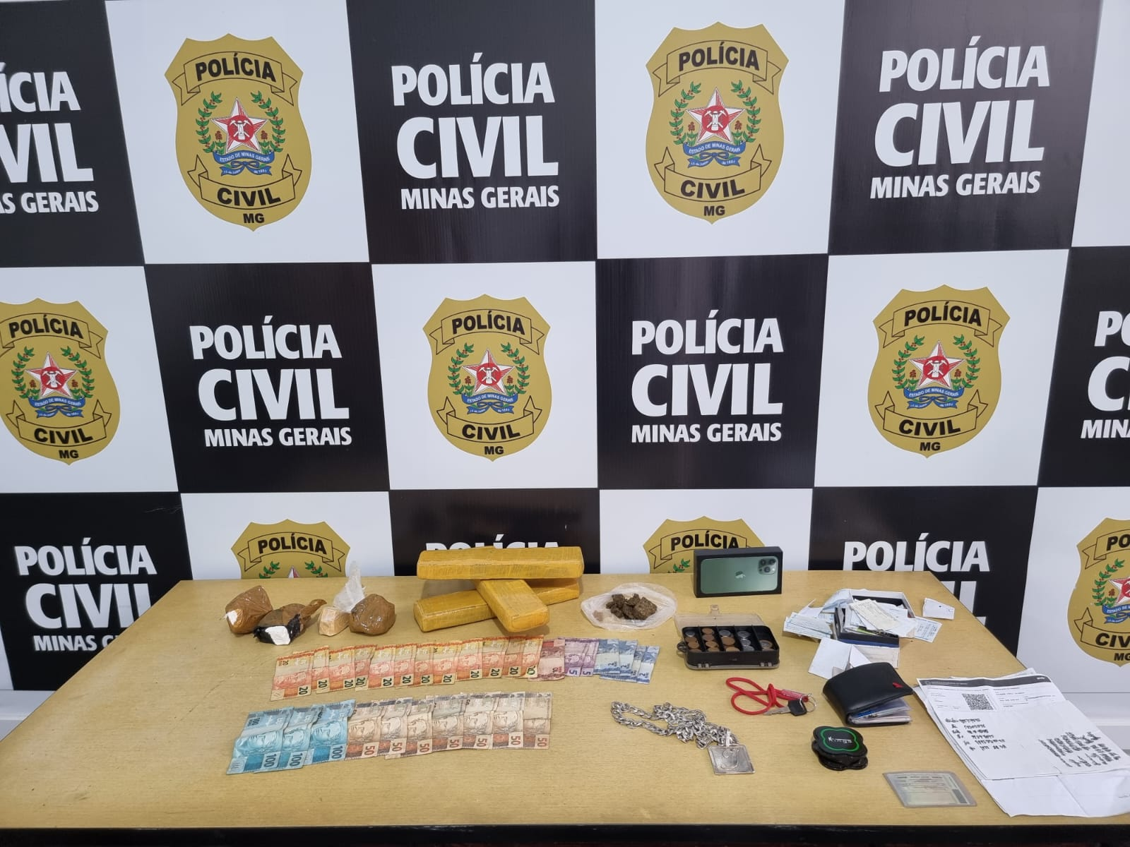 Motorista de aplicativo de Viçosa é preso em Ubá transportando drogas