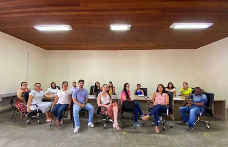Agentes públicos de Viçosa se reúnem para discutir sobre contratos e licitações