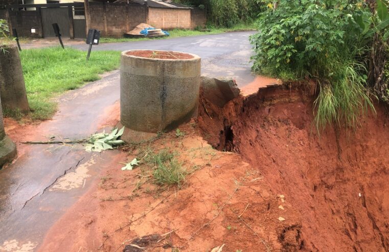 AGORA: Avenida São João Batista, em Viçosa, está com risco iminente de ceder