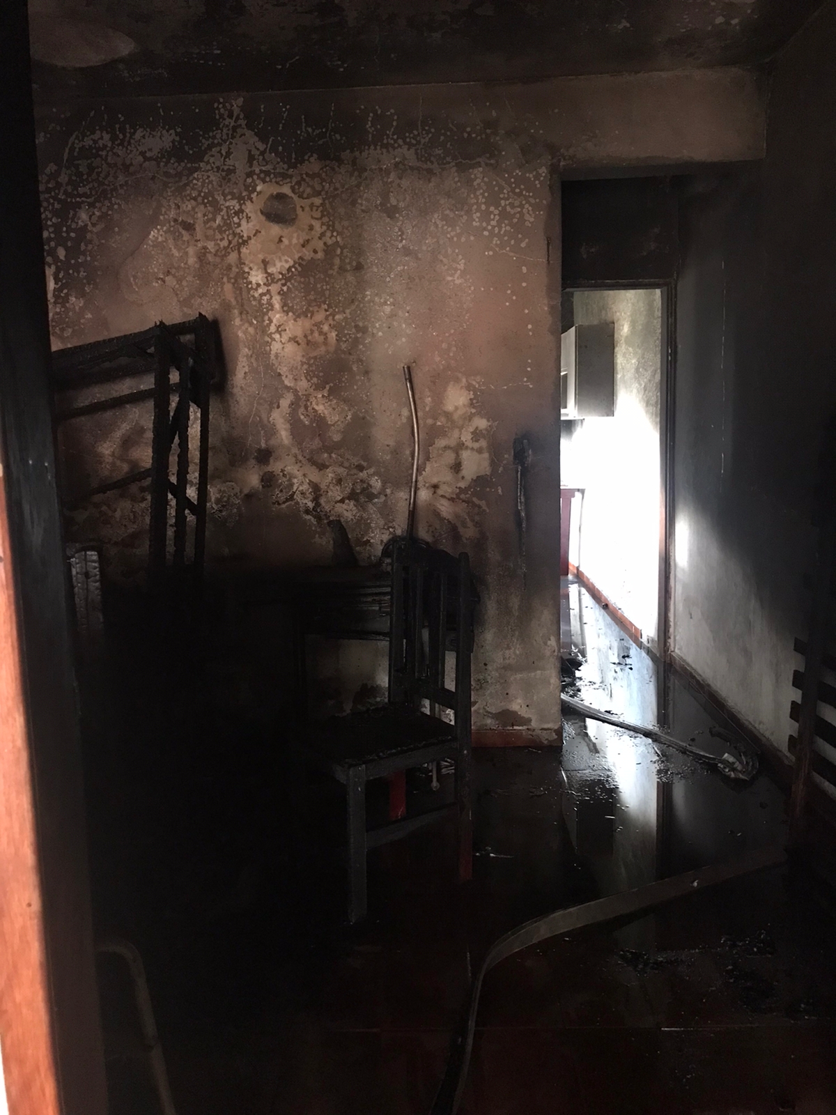 Casa pega fogo no bairro de Fátima, em Viçosa