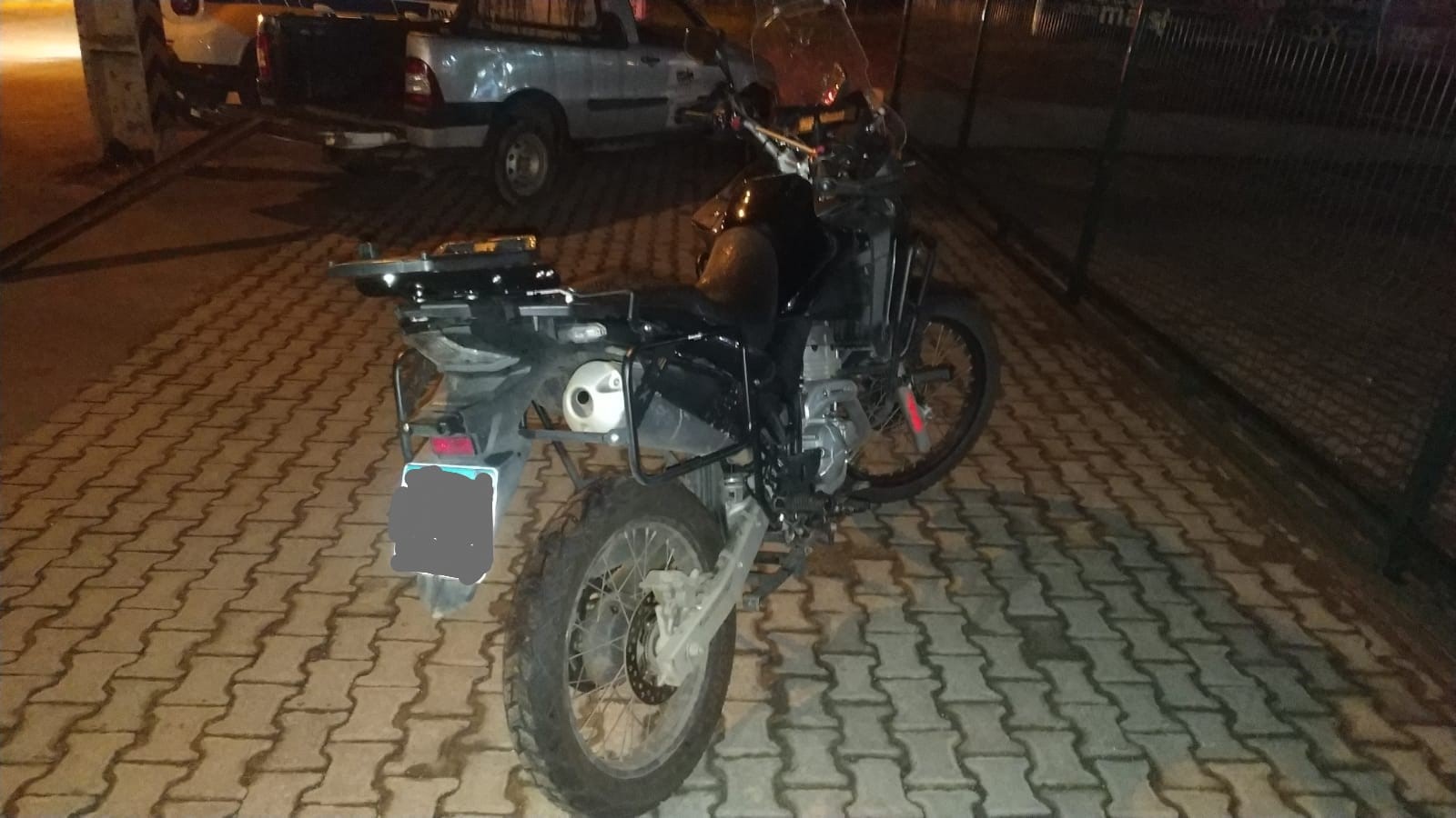 Região: motocicleta roubada é encontrada estacionada