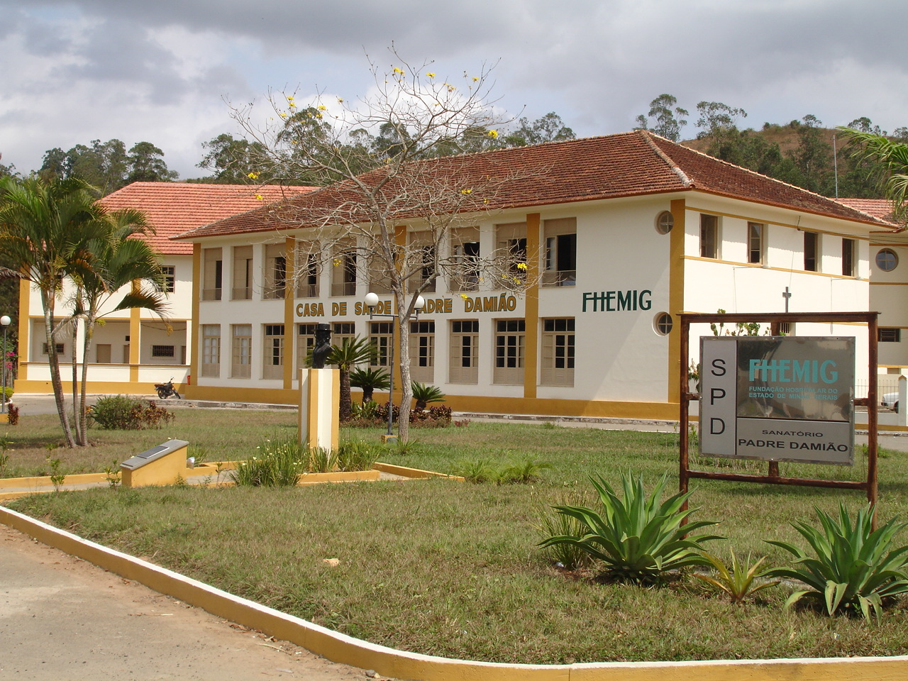 Fhemig divulga processo seletivo com vagas para médicos em Ubá