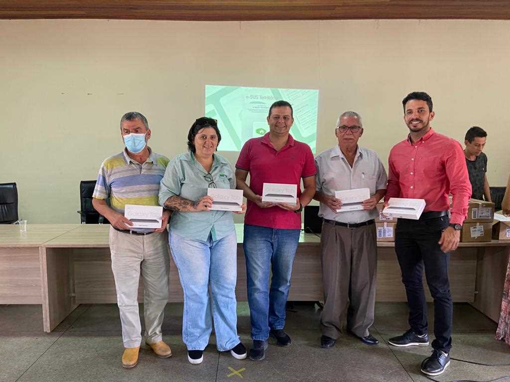 Agentes públicos de Viçosa ganham tablets para reforçar atividades de campo
