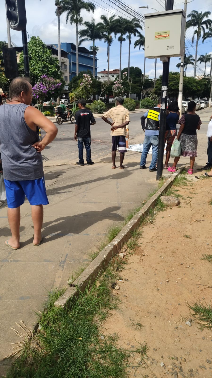 Mulher morre atropelada por ônibus em rodoviária de Ubá