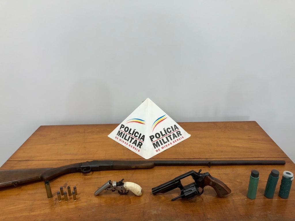PM apreende armas de fogo na Zona Rural de Jequeri