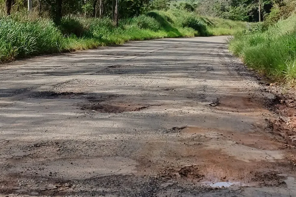 MP aponta omissão do DER e pede que Justiça determine reforma da MG-353 entre Guarani e Rio Novo