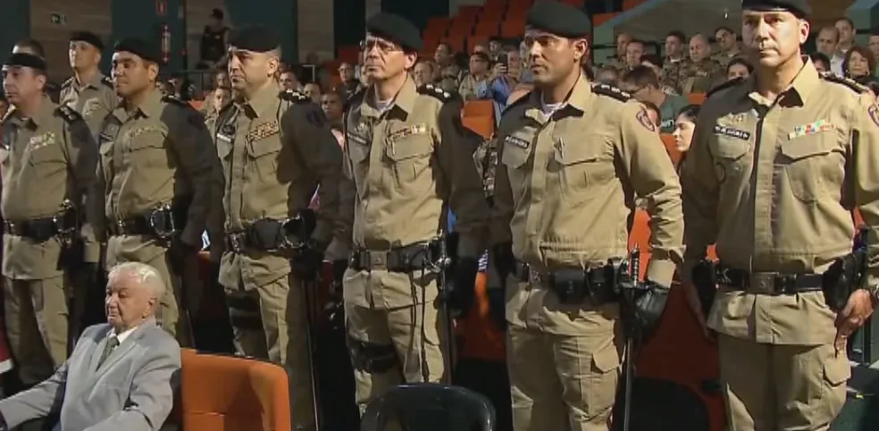 Cerimônia oficializa troca de comando da PM em Viçosa