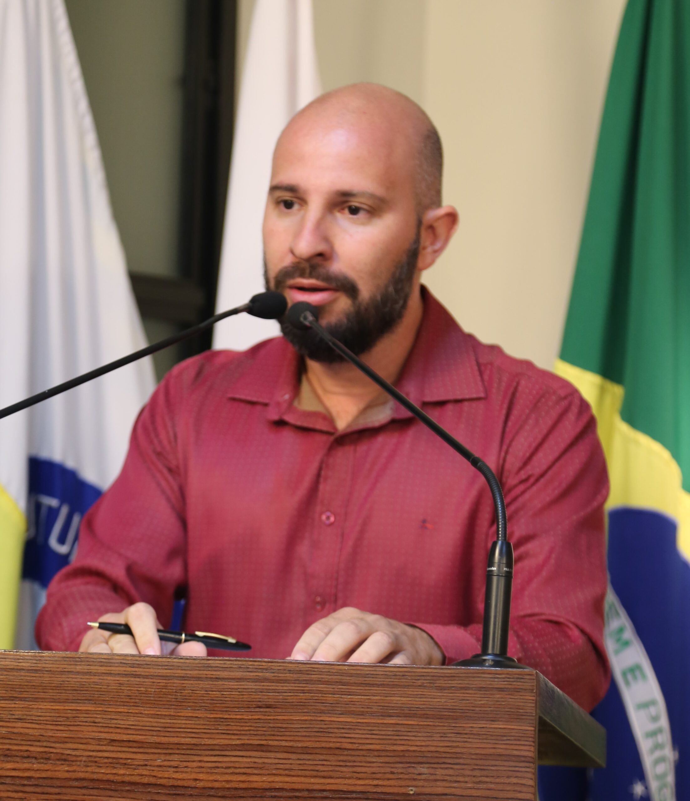 Emplacamento de veículos é alvo de Representação em Viçosa