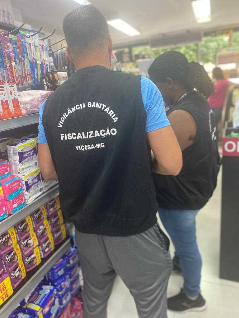 Vigilância Sanitária vistoria comércios e proíbe uso e venda de pomadas para cabelo