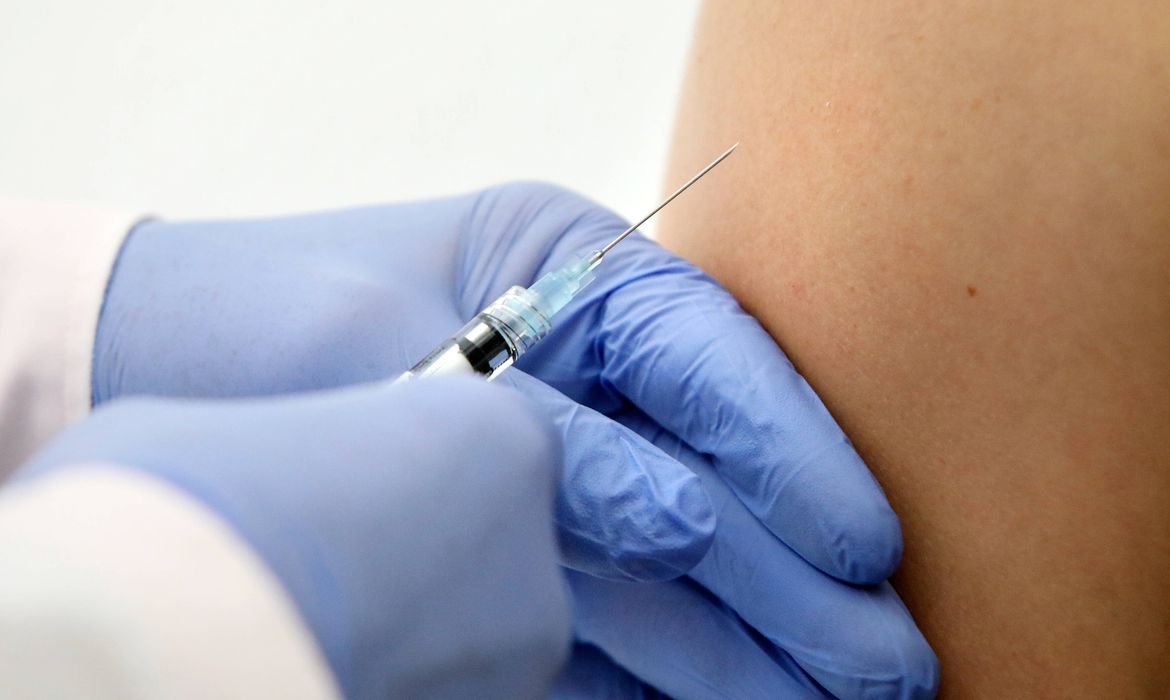 Meningite: população de 16 anos ou mais tem até o fim de abril para se vacinar