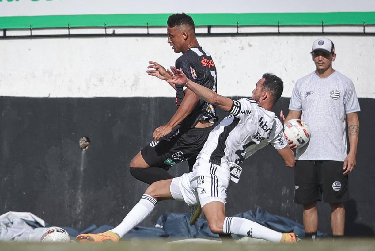 Atlético-MG sai atrás do Athletic na semi do Campeonato Mineiro