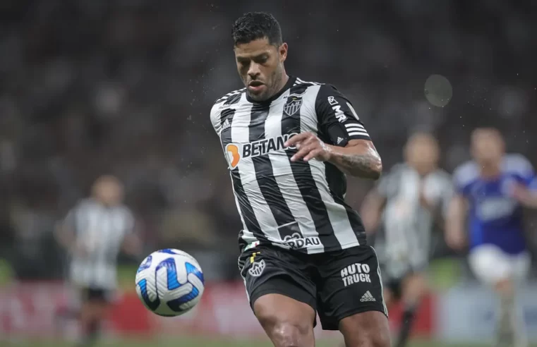 Com gol de bicicleta de Hulk, Galo ganha na Libertadores