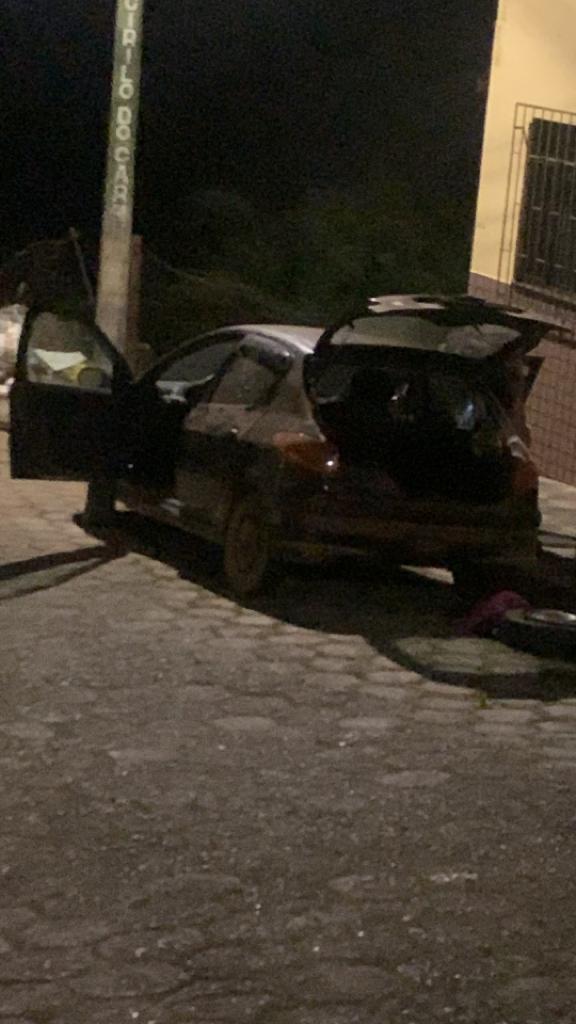Autores de roubo a mão armada em estrada são presos na rua Cirilo do Carmo
