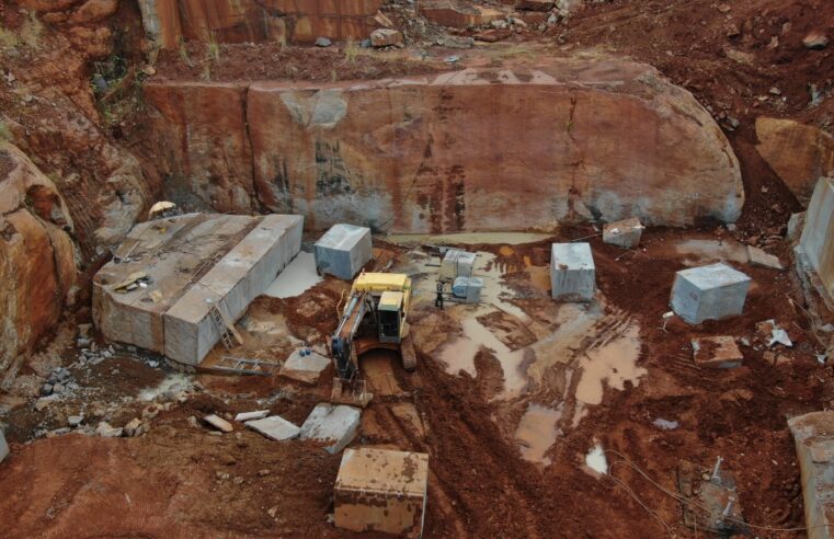 Pedra do Anta: Empresa autuada em quase um milhão de reais por crimes ambientais
