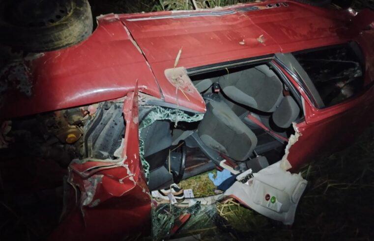 Região: criança morre após carro capotar em São Geraldo